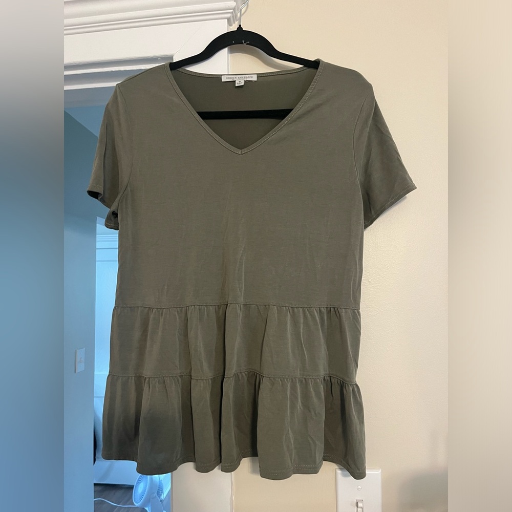 Green flowy tshirt